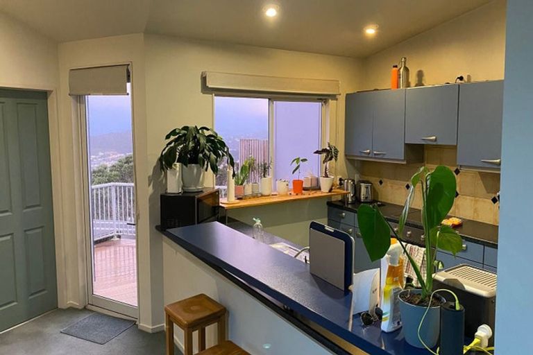 Photo of property in 2/37 Mills Road, Brooklyn, Wellington, 6021