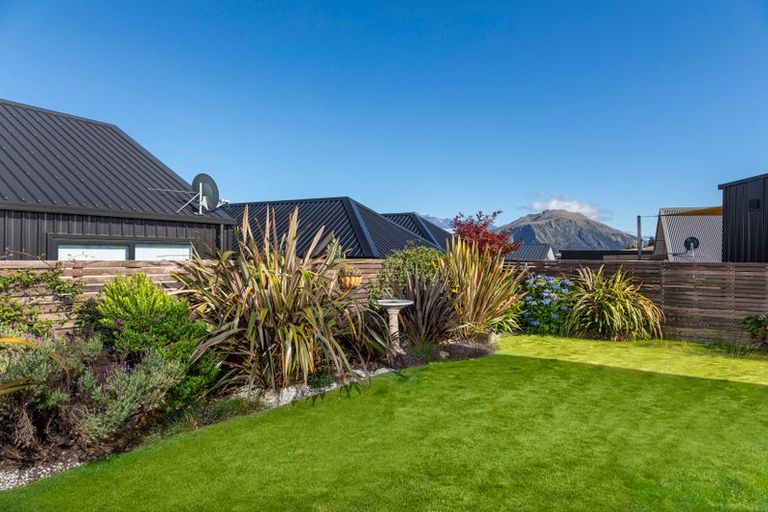 Photo of property in 15 Landsborough Lane, Wanaka, 9305