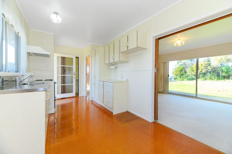 Photo of property in 92 Colwill Road, Massey, Auckland, 0614