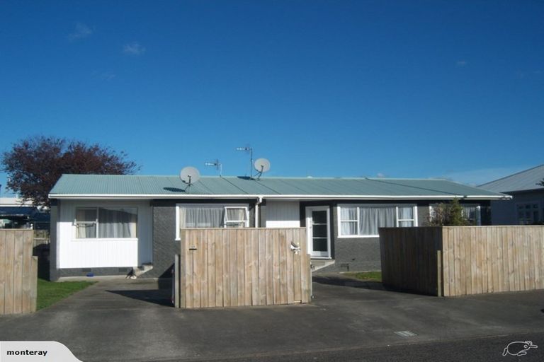 Photo of property in 94-96 Chelwood Street, Takaro, Palmerston North, 4412