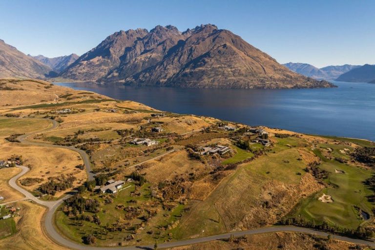 Photo of property in 4 Fairway Drive, Jacks Point, Queenstown, 9371