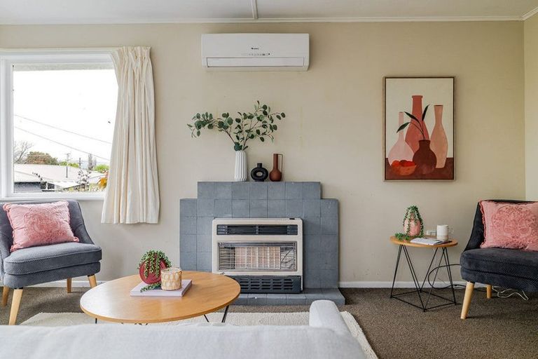 Photo of property in 10 Stoke Place, Awapuni, Palmerston North, 4412