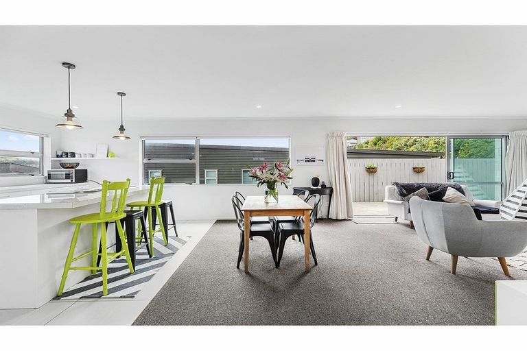 Photo of property in 19 Cresswell Place, Johnsonville, Wellington, 6037