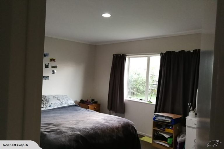 Photo of property in 42 Linwood Drive, Paraparaumu, 5032