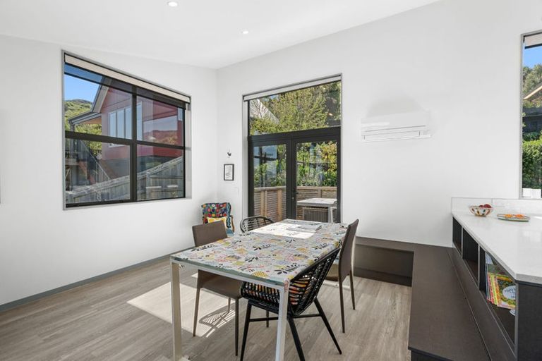 Photo of property in 6 Selwyn Road, Lyttelton, 8082