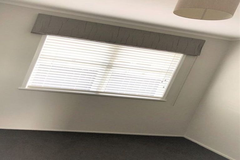 Photo of property in 30 Convair Crescent, Mangere, Auckland, 2022