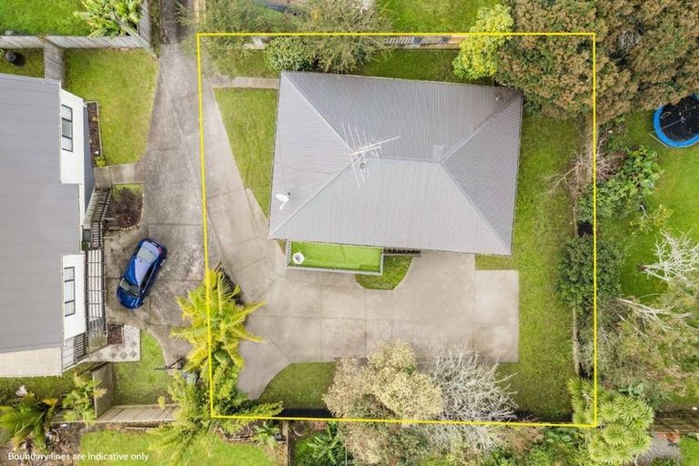 Photo of property in 1/28 Fairclough Road, Beach Haven, Auckland, 0626