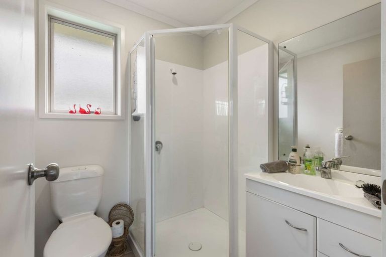 Photo of property in 37 Cabeleigh Drive, Helensville, 0800