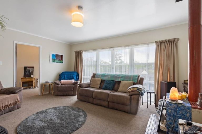 Photo of property in 25 Meilland Place, Glen Eden, Auckland, 0602