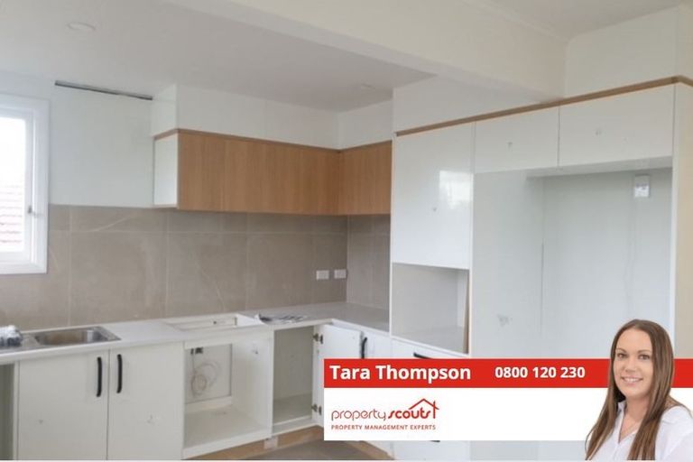 Photo of property in 43 Larne Avenue, Pakuranga Heights, Auckland, 2010
