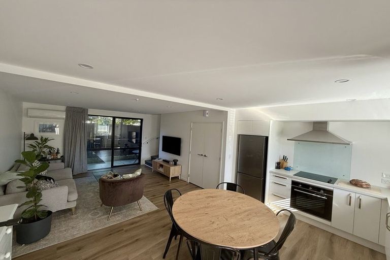 Photo of property in 35 Cessna Crescent, Mangere, Auckland, 2022