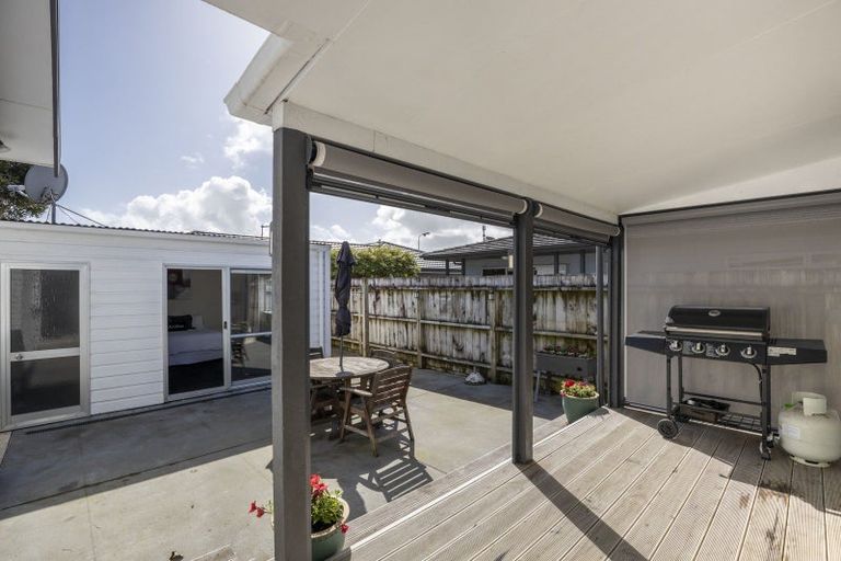 Photo of property in 27 Tukapa Street, Westown, New Plymouth, 4310