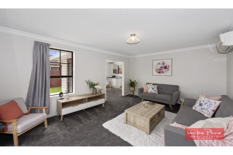 Photo of property in 34 Solomon Avenue, Redwood, Christchurch, 8051