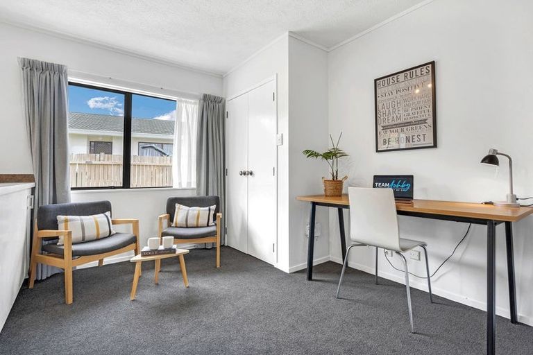 Photo of property in 25 Septimus Place, Henderson, Auckland, 0612