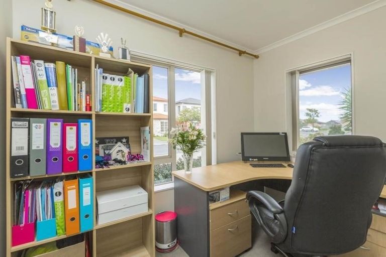 Photo of property in 25 Maypark Crescent, Flat Bush, Auckland, 2016