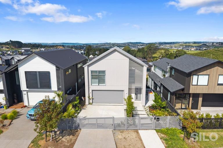 Photo of property in 35 Kikorangi Drive, Wainui, Silverdale, 0992