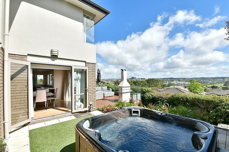 Photo of property in 9 Seagate Place, Red Beach, 0932