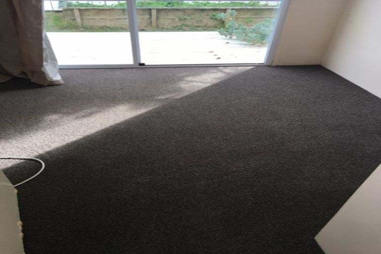 Photo of property in 15 Adriatic Avenue, Henderson, Auckland, 0612