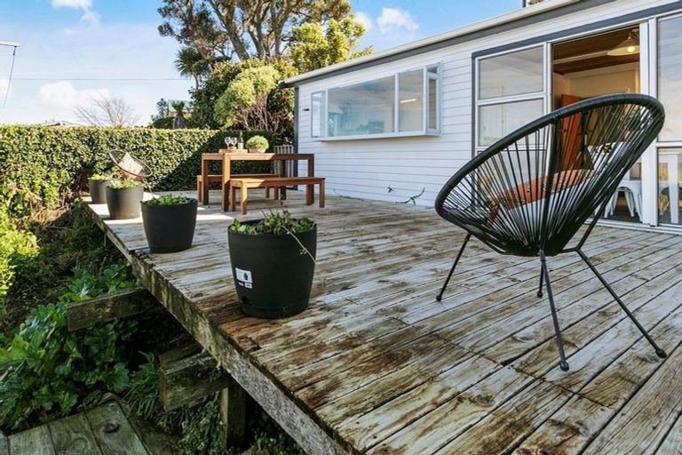 Photo of property in 30 Singers Road, Korokoro, Lower Hutt, 5012