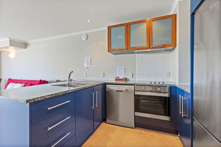Photo of property in 409/178 Marine Parade, Mount Maunganui, 3116