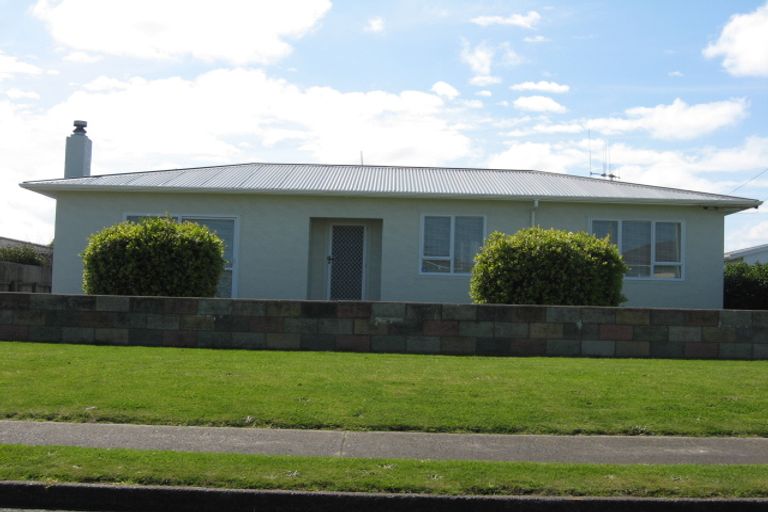 Photo of property in 16 Laird Street, Castlecliff, Whanganui, 4501