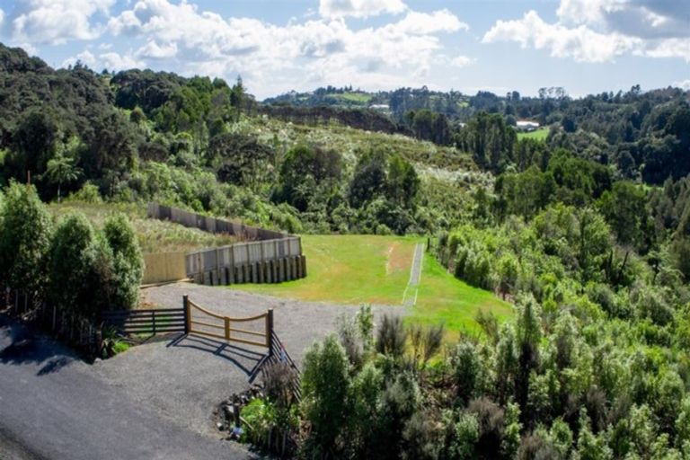 Photo of property in 114 Griggs Road, East Tamaki Heights, Auckland, 2571
