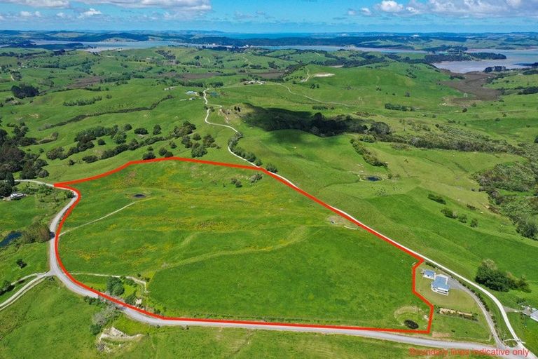 Photo of property in 156 Marohemo Road, Maungaturoto, 0583