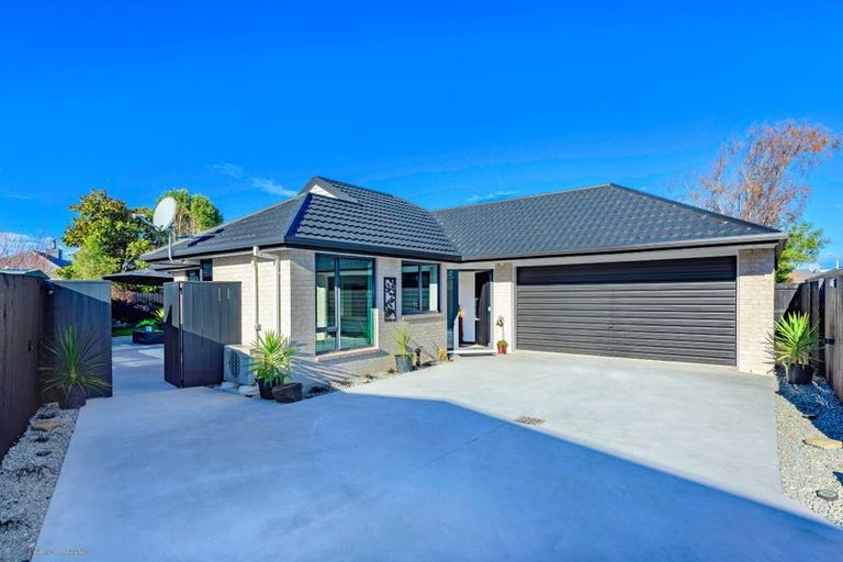 Photo of property in 2/32 Anglesea Avenue, Parklands, Christchurch, 8083