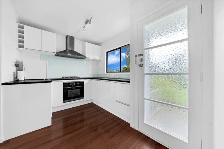 Photo of property in 26 Lambrown Drive, Totara Vale, Auckland, 0629