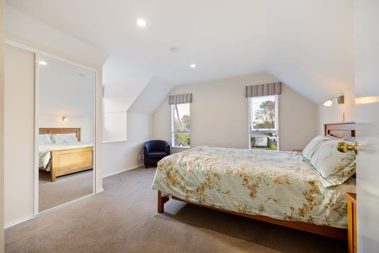 Photo of property in 37 Woodbury Street, Avonhead, Christchurch, 8042