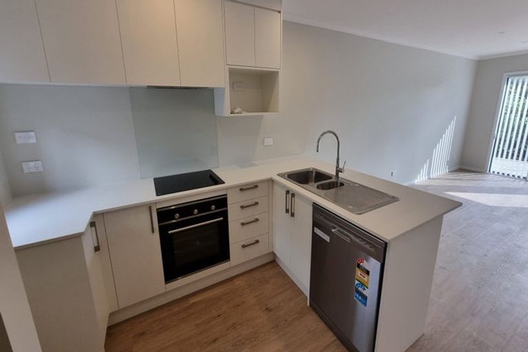 Photo of property in 2/125b Metcalfe Road, Ranui, Auckland, 0612