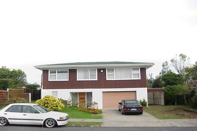 Photo of property in 4 Tupaki Place, Pakuranga Heights, Auckland, 2010