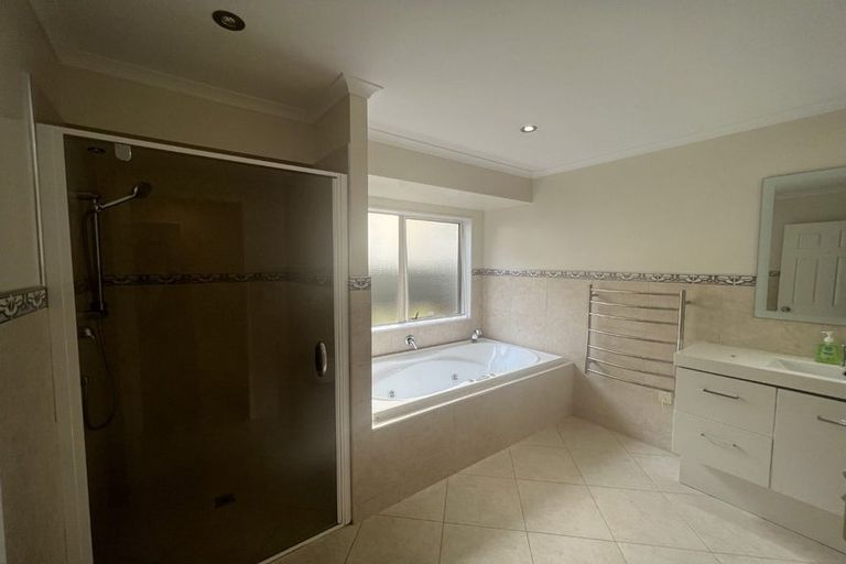 Photo of property in 36 Kinleith Way, Albany, Auckland, 0632