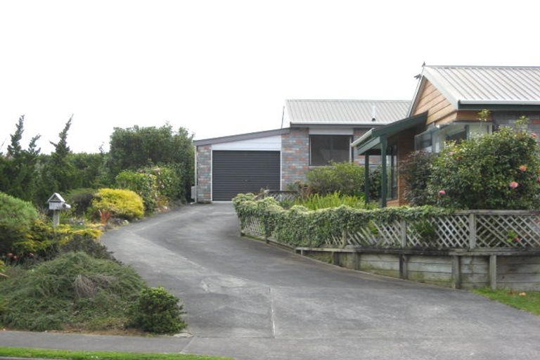 Photo of property in 2/2 Awanui Street, Merrilands, New Plymouth, 4312
