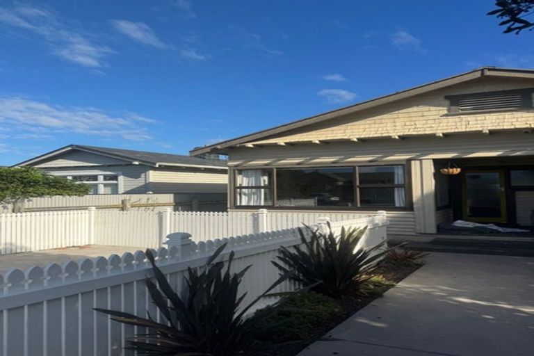 Photo of property in 180 Vigor Brown Street, Napier South, Napier, 4110