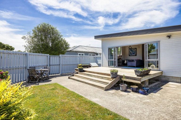Photo of property in 11 Wades Avenue, Saint Martins, Christchurch, 8022