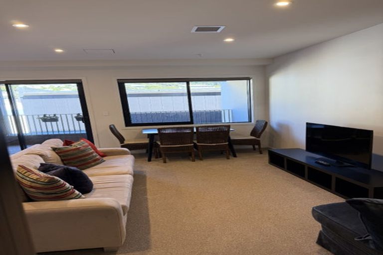 Photo of property in 211/2 Onepu Road, Kilbirnie, Wellington, 6022
