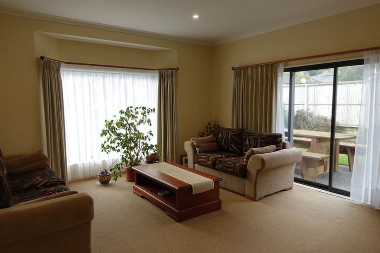 Photo of property in 64 Amesbury Drive, Churton Park, Wellington, 6037