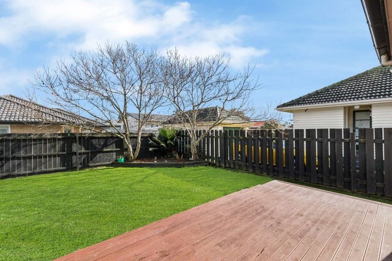Photo of property in 20 Grove Road, Papakura, 2110