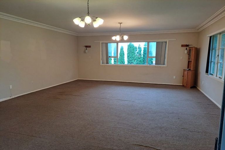 Photo of property in 280 Great South Road, Papakura, 2110