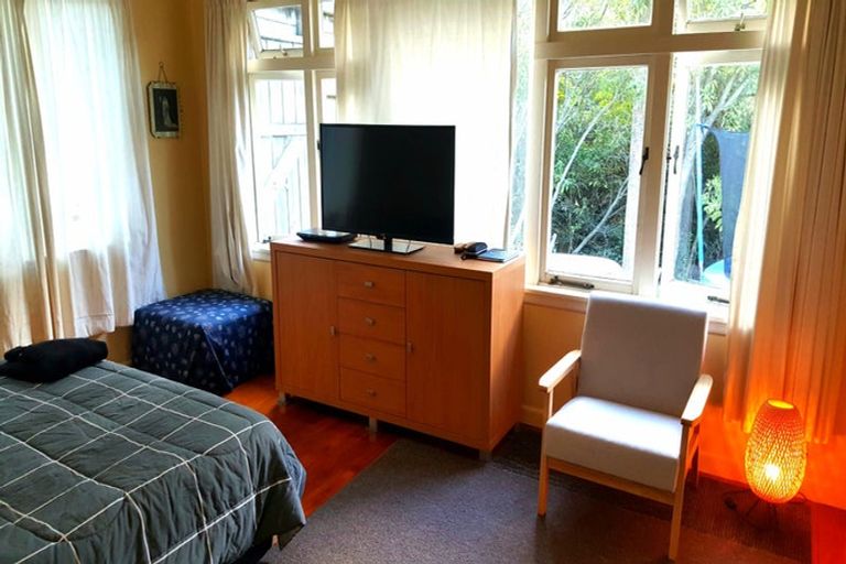 Photo of property in 34 Kashmir Road, Glen Eden, Auckland, 0602