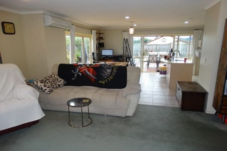 Photo of property in 13 Russett Grove, Henderson, Auckland, 0612