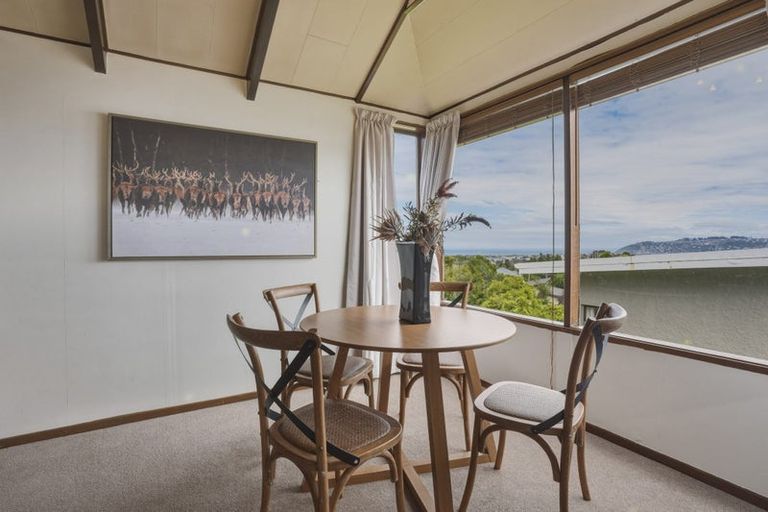 Photo of property in 122 Larnach Road, Vauxhall, Dunedin, 9013