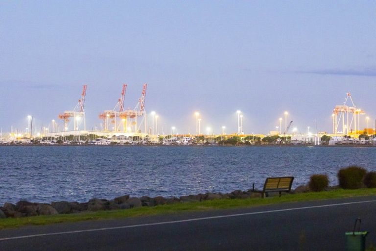 Photo of property in 1/104 Harbour Drive, Otumoetai, Tauranga, 3110