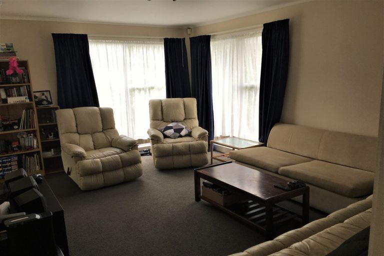 Photo of property in 52 Hartley Terrace, Massey, Auckland, 0614