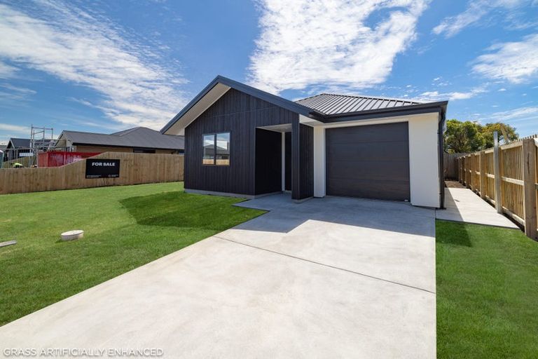 Photo of property in 36 Mcgarry Drive, Kaiapoi, 7630