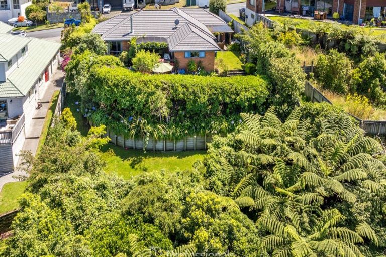 Photo of property in 53 Riverstone Drive, Riverstone Terraces, Upper Hutt, 5018