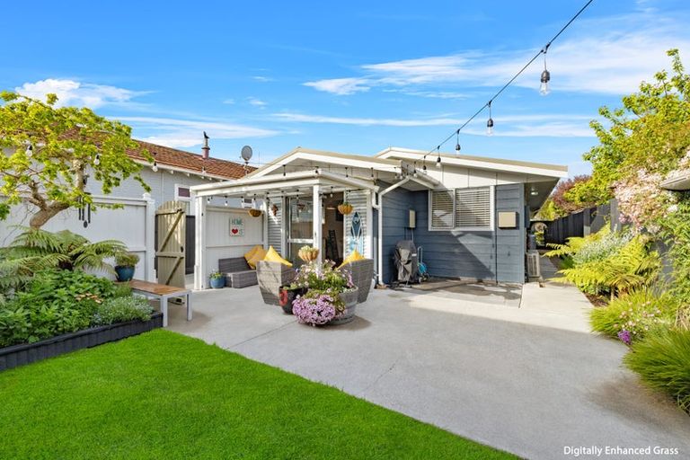 Photo of property in 237 Estuary Road, South New Brighton, Christchurch, 8062