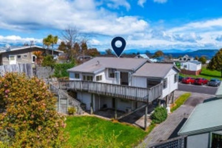 Photo of property in 8 Rokino Road, Taupo, 3330