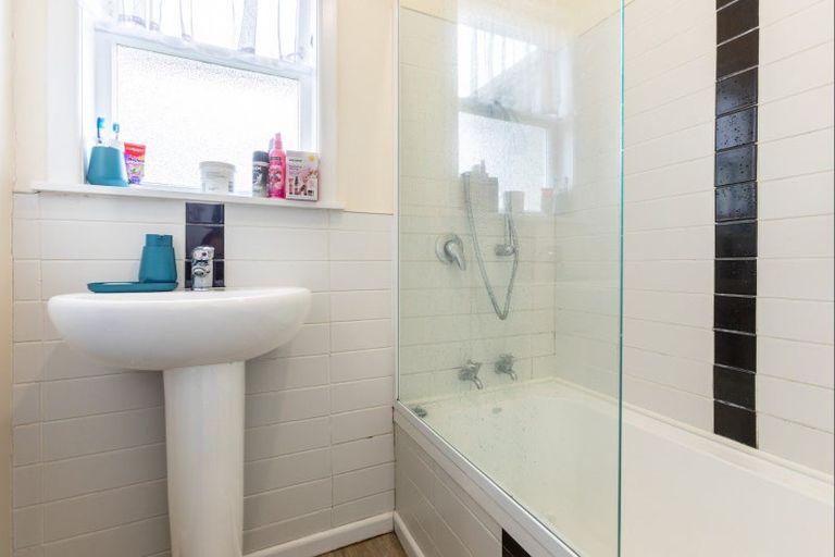 Photo of property in 34 James Street, Dannevirke, 4930